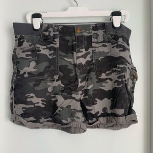 Large Gray Camo Knox Rose Shorts